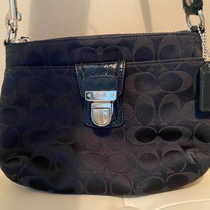 Authentic Coach Poppy Signature Swingpack in Black